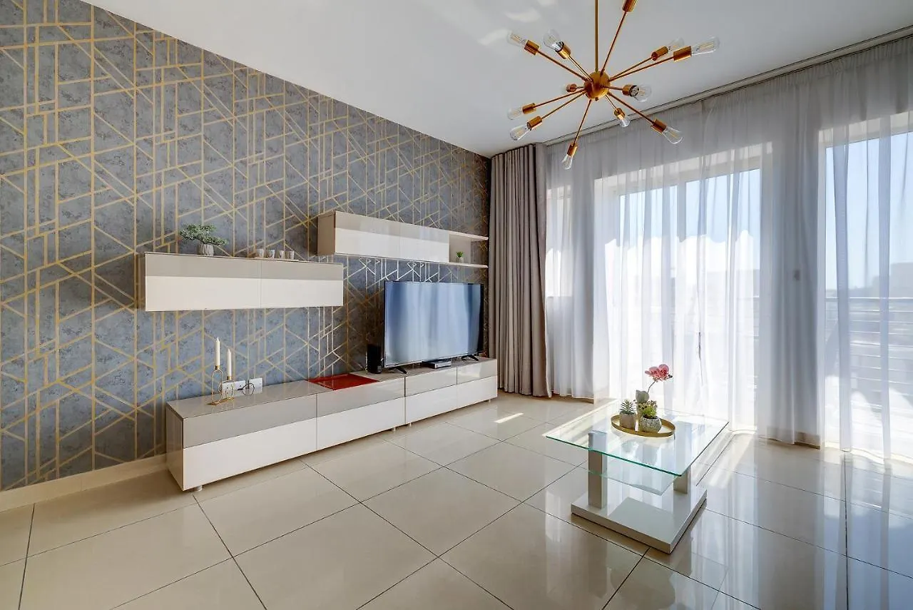 Luxury Apartment With Balcony, Central Area Gzira