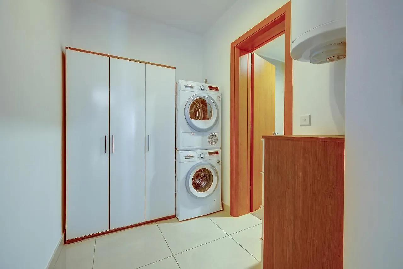 Luxury Apartment With Balcony, Central Area Gzira