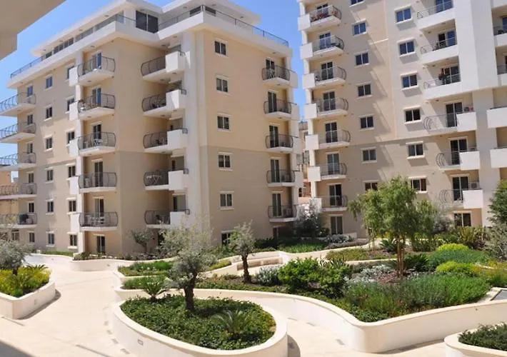 Luxury Apartment With Balcony, Central Area Gzira