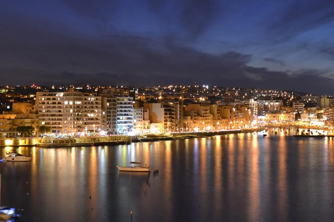 Luxury Apartment With Balcony, Central Area Gzira Malta