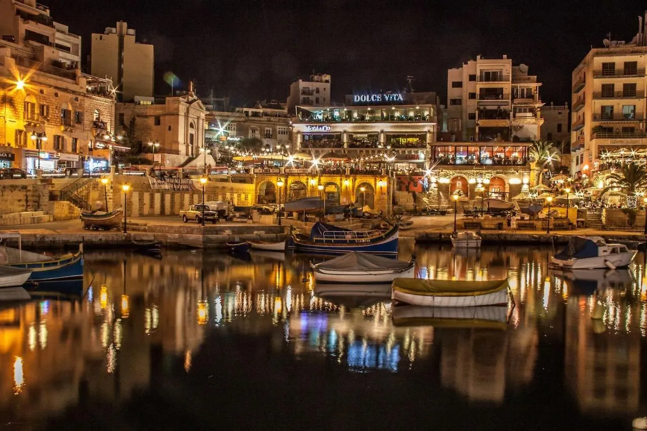 Luxury Apartment With Balcony, Central Area Gzira