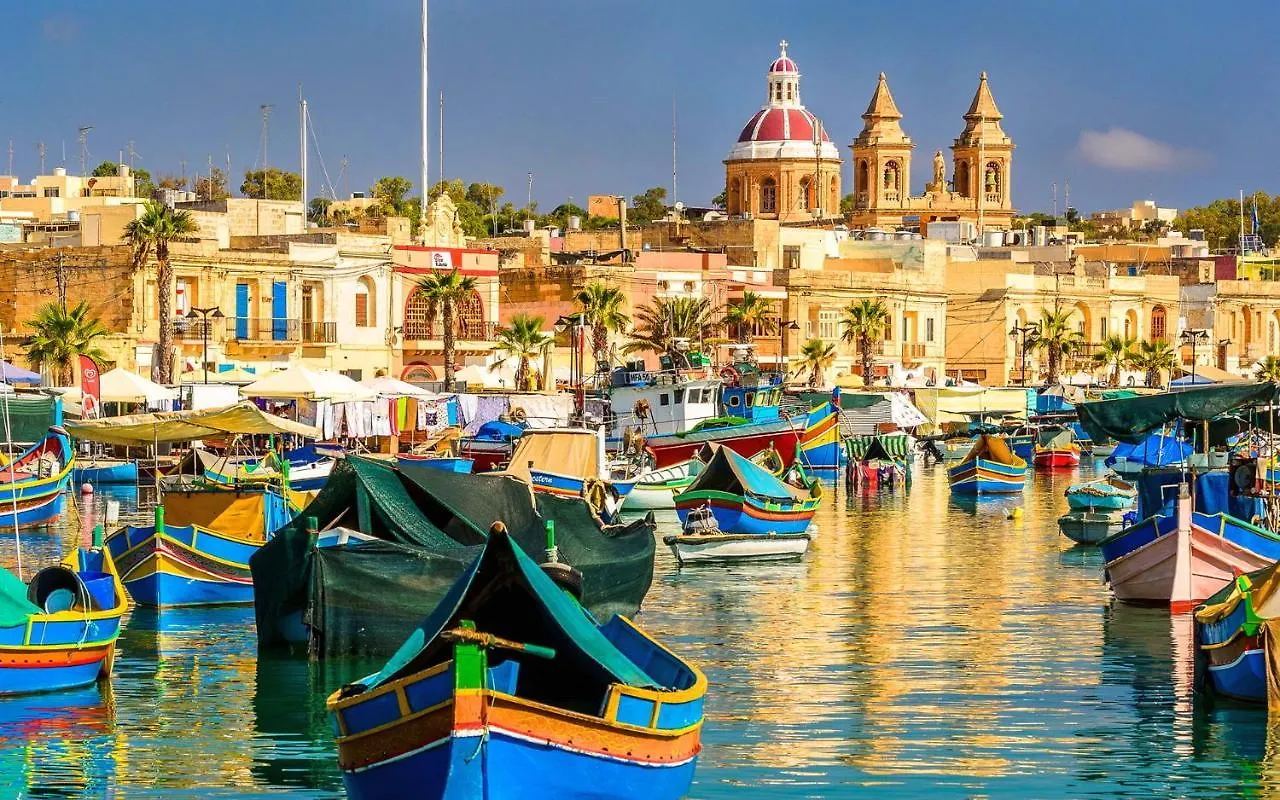 Luxury Apartment With Balcony, Central Area Gzira