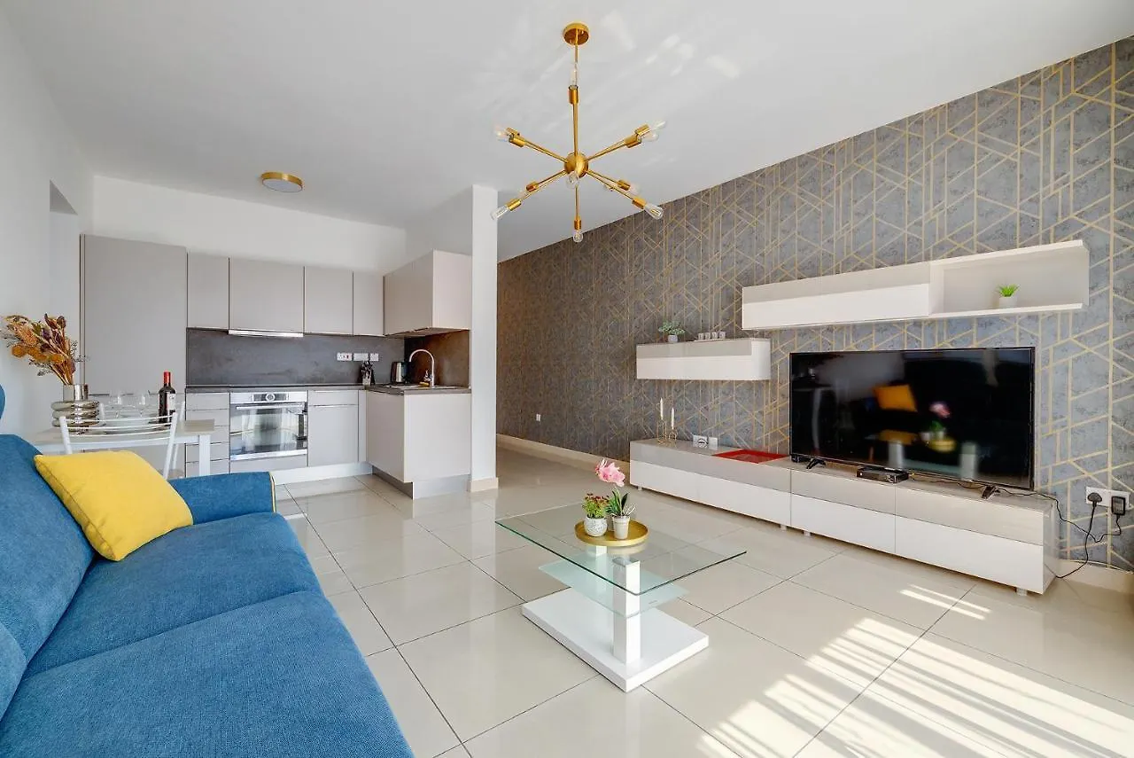 Luxury Apartment With Balcony, Central Area Gzira 0*,