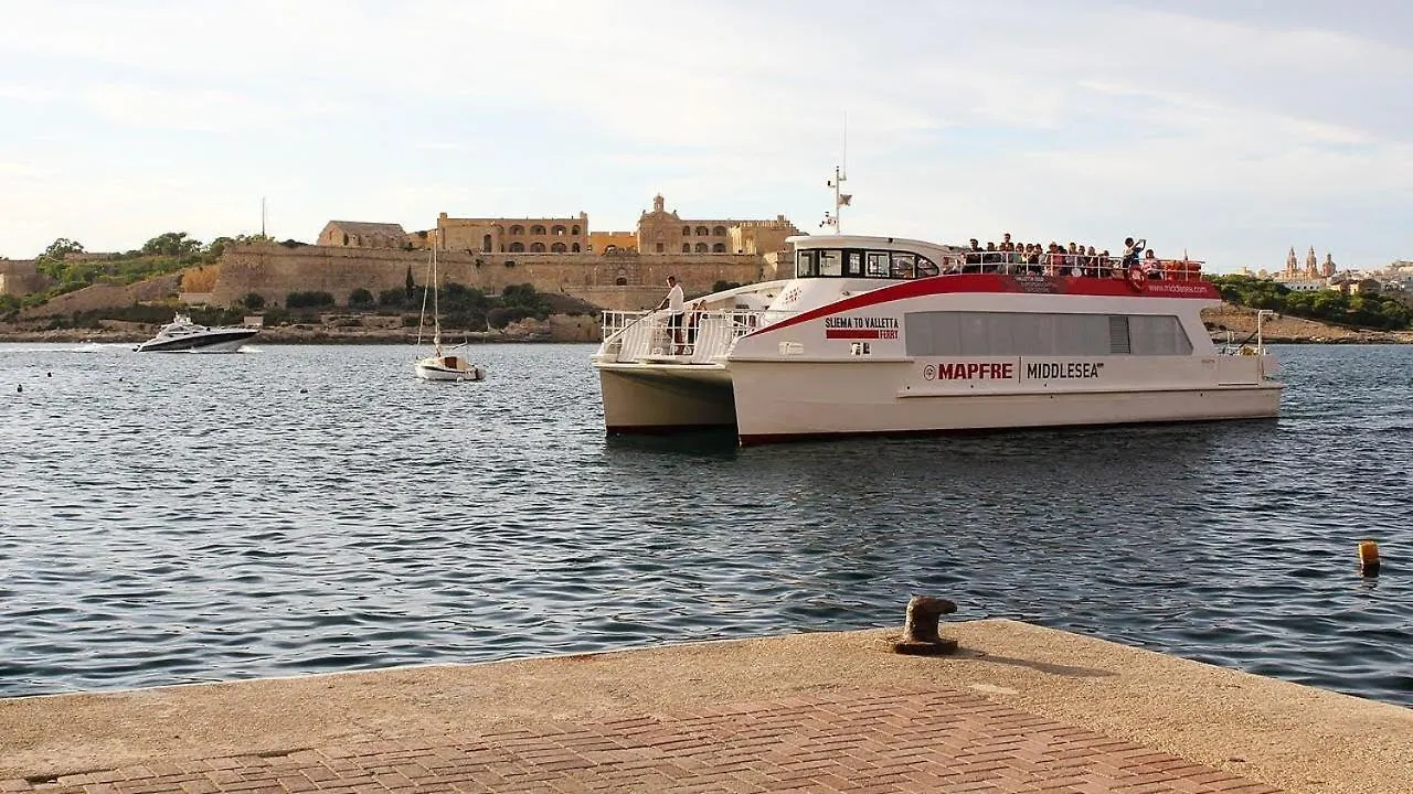 Luxury Apartment With Balcony, Central Area Gzira 0*,  Malta